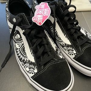 Vans skull/paisley print nwt size mens 11